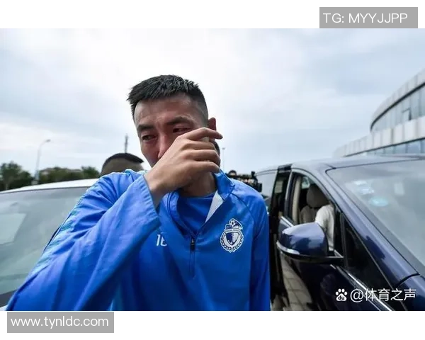 当足球球星突然出现在你面前时你会做什么让人激动的瞬间与反应 当足球球星突然出现在你面前时你会做什么让人激动的瞬间与反应