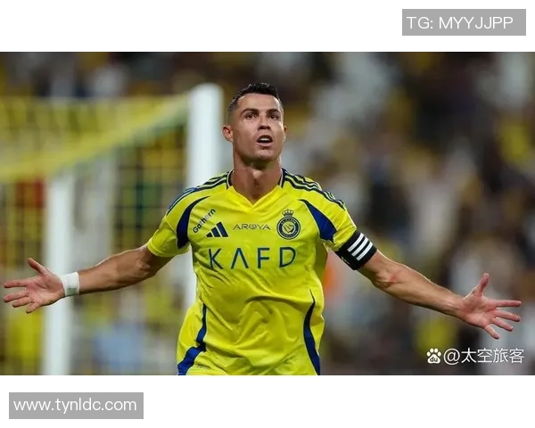 当年风靡全国的足球球星广告背后隐藏的时代记忆与商业传奇 当年风靡全国的足球球星广告背后隐藏的时代记忆与商业传奇