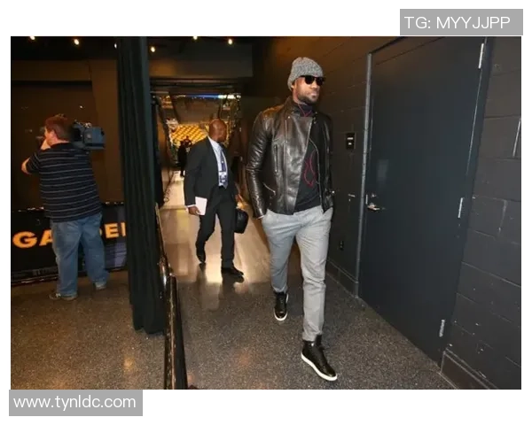 球星场外穿搭揭秘 打破传统时尚界限 展现独特个人魅力