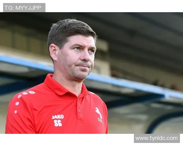 足坛巨星合同突遭解约震惊球迷引发职业未来走向热议 足坛巨星合同突遭解约震惊球迷引发职业未来走向热议