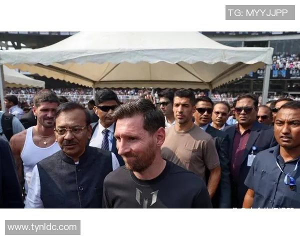 足球界的INS球星风采：如何通过社交媒体塑造个人品牌与影响力