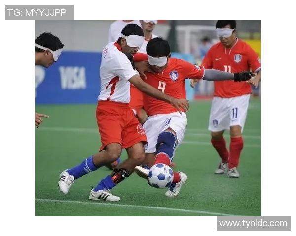 韩国足球明星踢球精彩瞬间视频集锦 足球场上的速度与力量展现